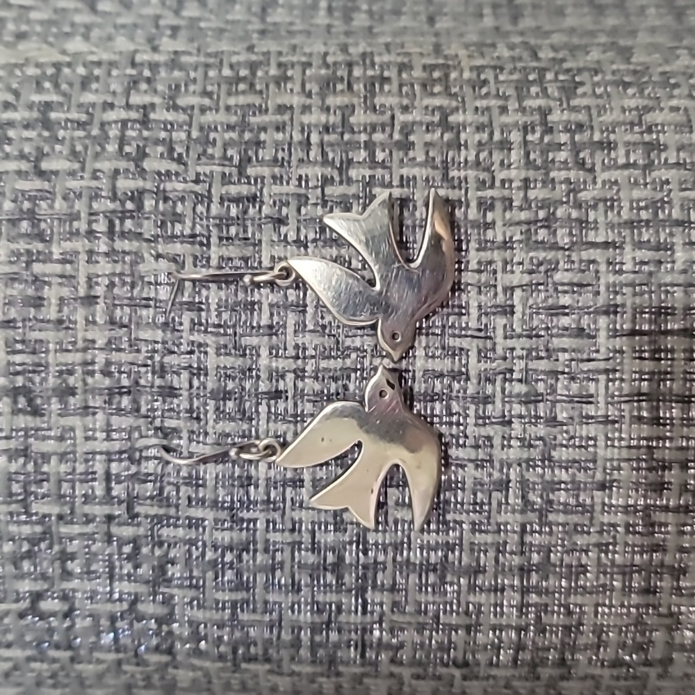 Retired James Avery Dove earrings